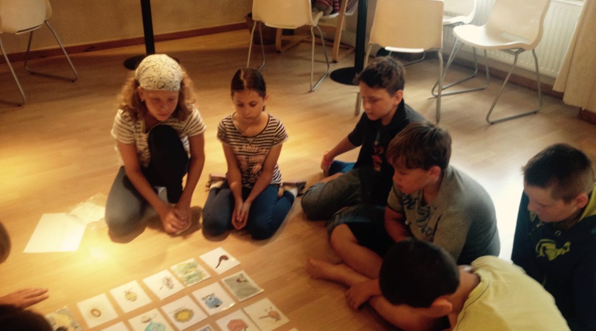 Fotky z anglického příměstského tábora v Budějovicích – týden od 11.7.2015 Fotky z anglického příměstského tábora v Budějovicích – týden od 11.7.2015